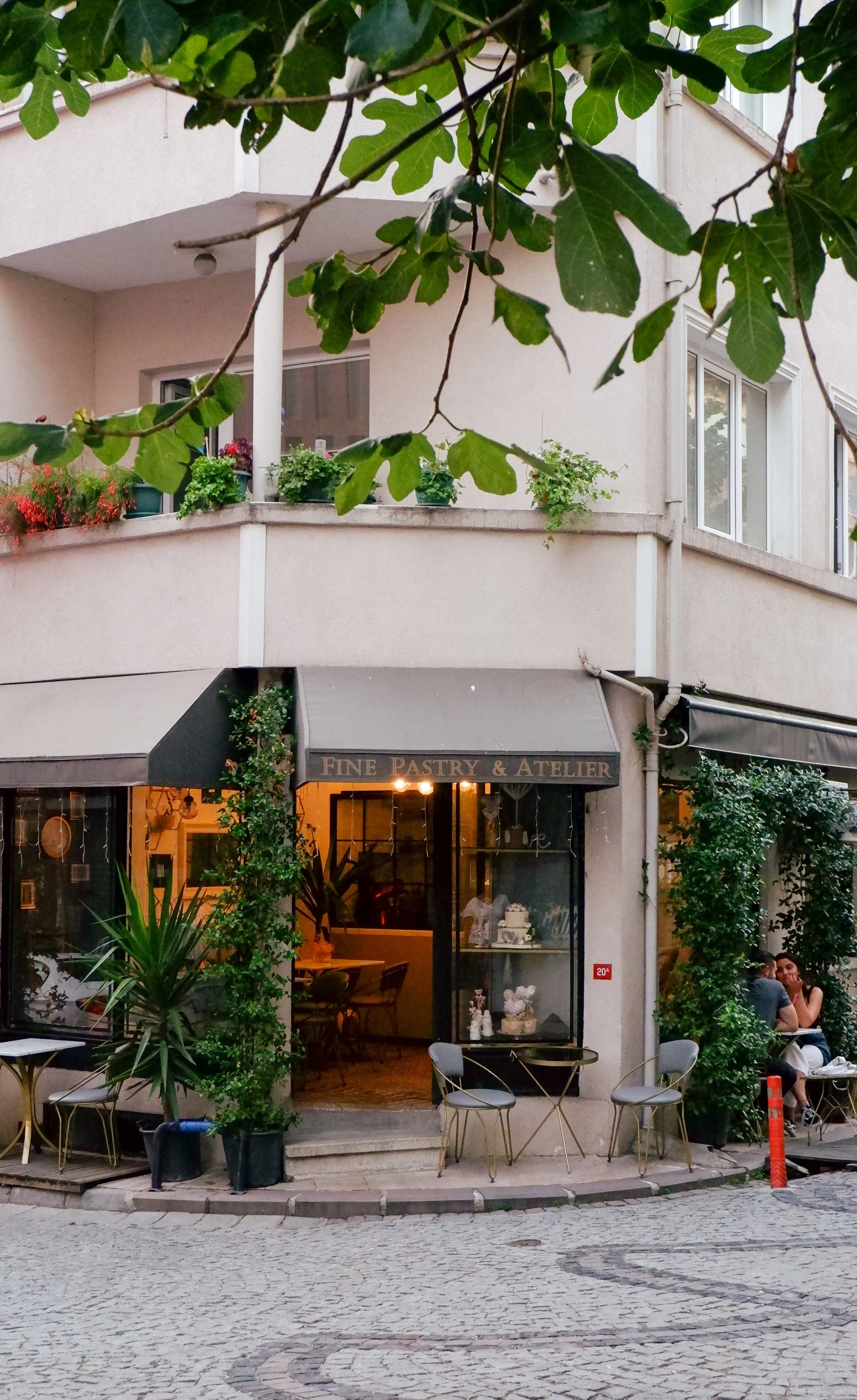 Designing the Kind of Café People Quietly Add to Their Routine