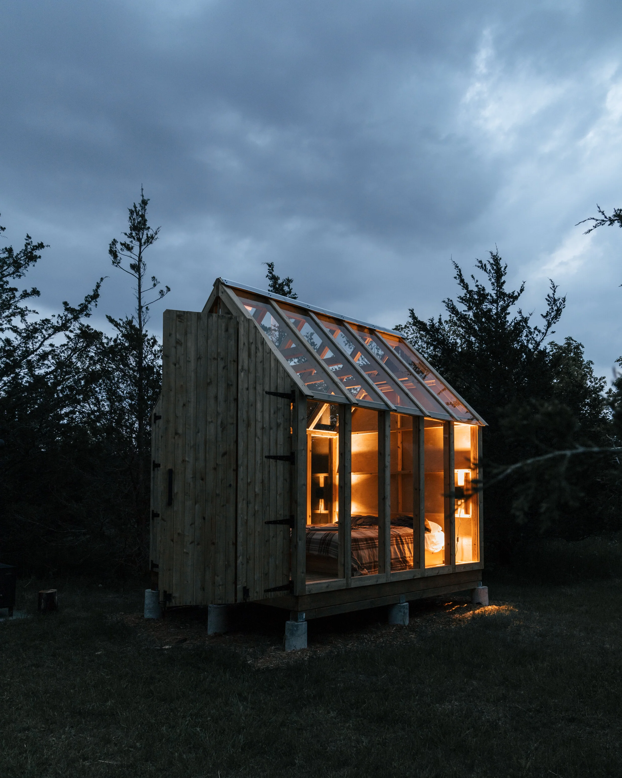  Featured In Dwell Magazine!! The Edward, Glass Sleeping Cabin in Prince Edward County Canada - Photographed by Cabin photographer Instagram @foundmythrill All images copyright © 2020 Brooke Stephenson 