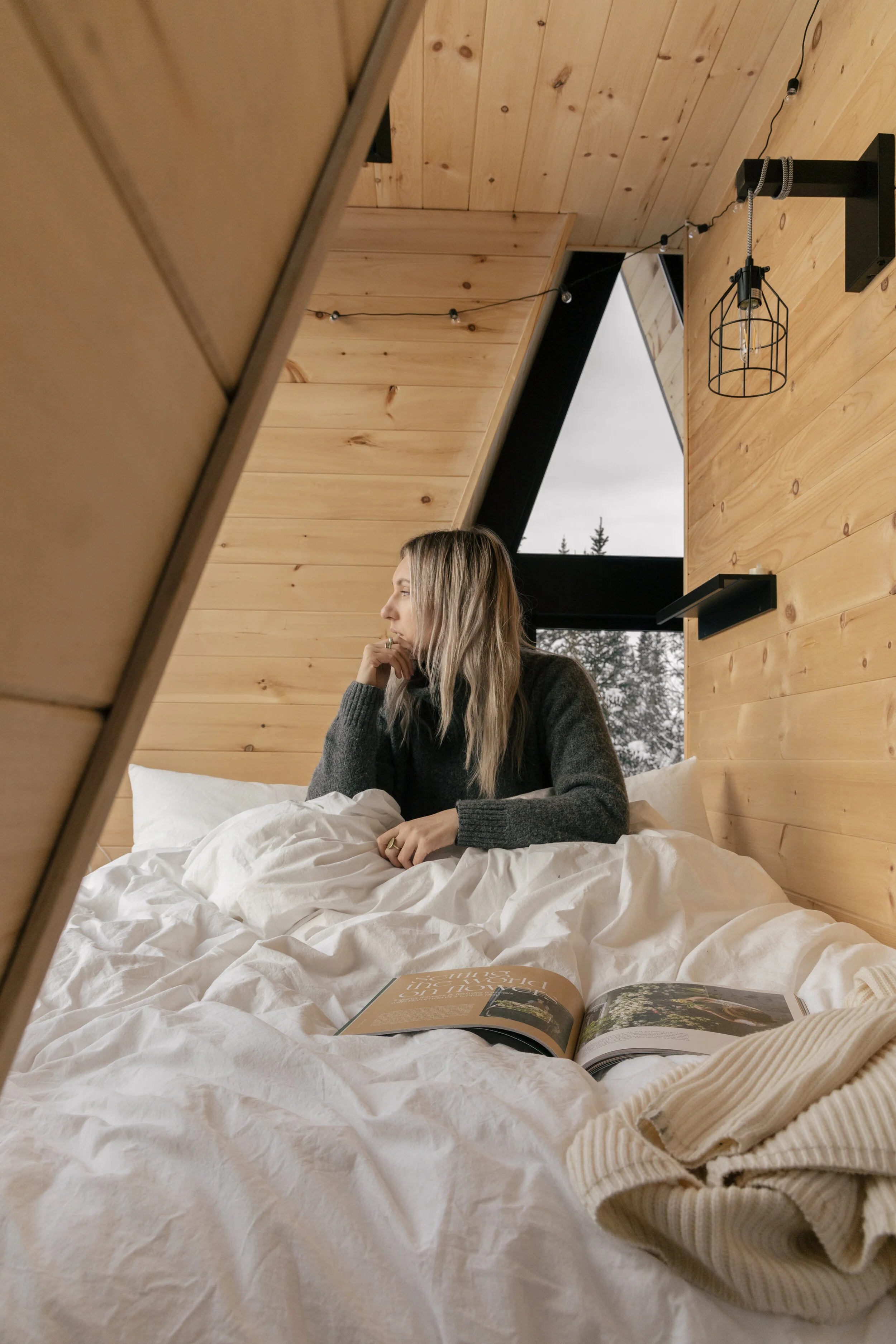  CABIN PHOTOGRAPHER BROOKE STEPHENSON [ @FOUNDMYTHRILL ] PHOTOGRAPHS A MODERN SKI CABIN, A-FRAME CABIN IN LAC BEAUPORT, QUEBEC CANADA. CLICK THE LINK TO SEE THE FULL PHOTO SET BELOW! All images copyright  2020 Brooke Stephenson 