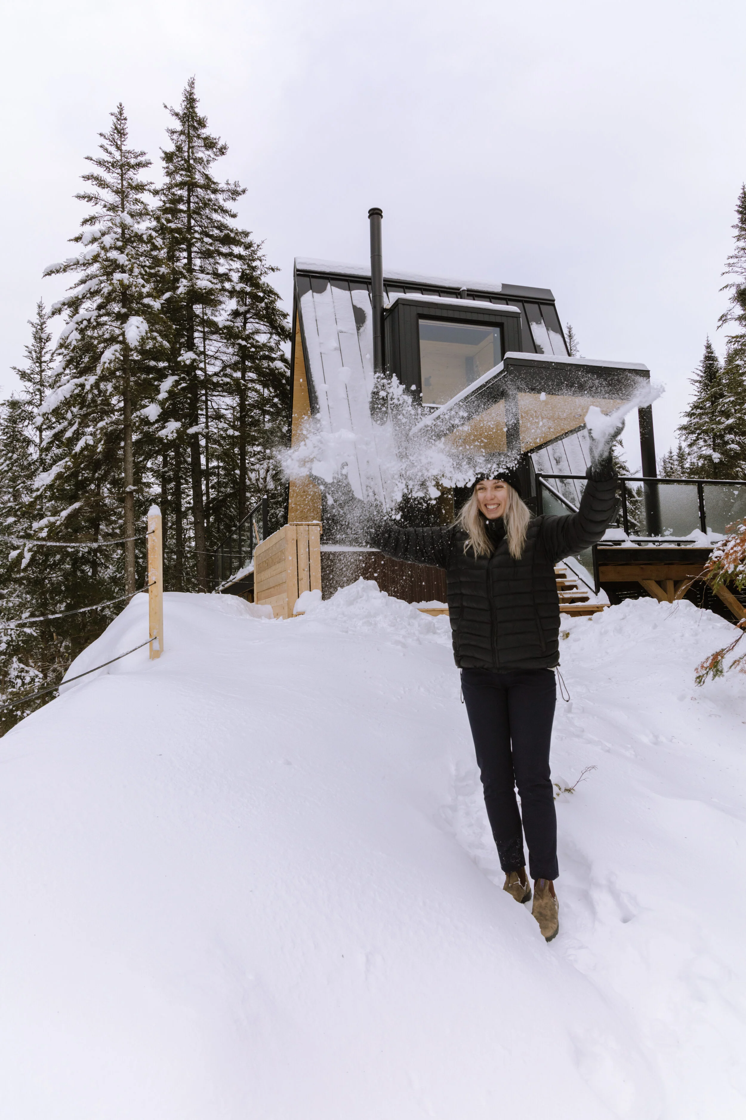  CABIN PHOTOGRAPHER BROOKE STEPHENSON [@FOUNDMYTHRILL] PHOTOGRAPHS A MODERN SKI CABIN, A-FRAME CABIN IN LAC BEAUPORT, QUEBEC CANADA. CLICK THE LINK TO SEE THE FULL PHOTO SET BELOW! All images copyright  2020 Brooke Stephenson 