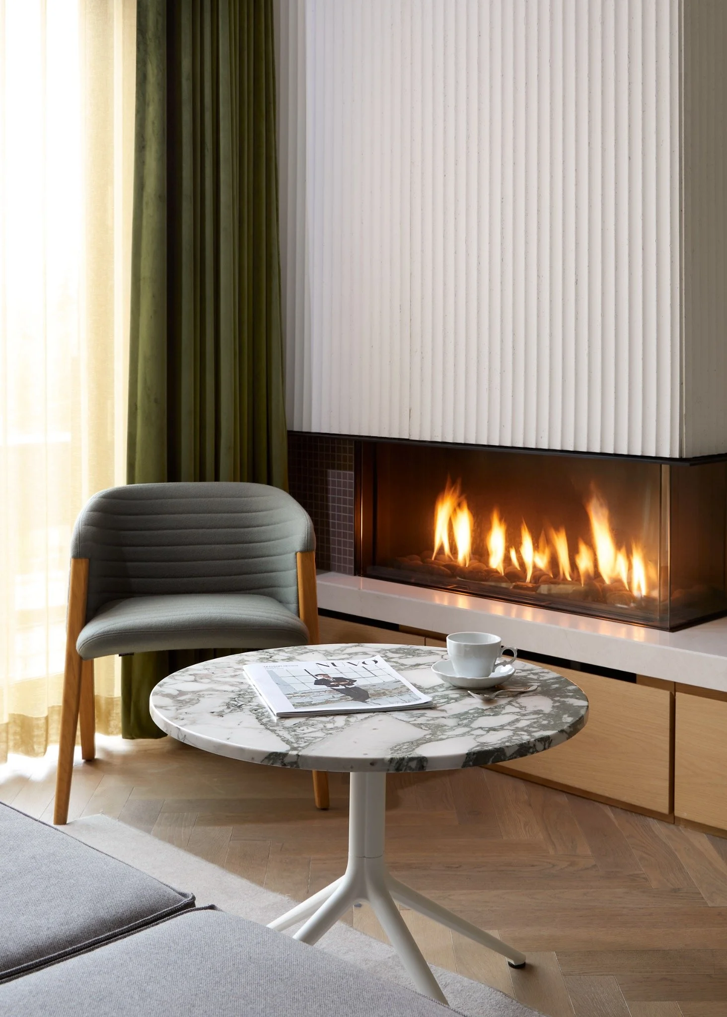 the-royal-hotel-picton-guest-room-fireplace-detail.jpg