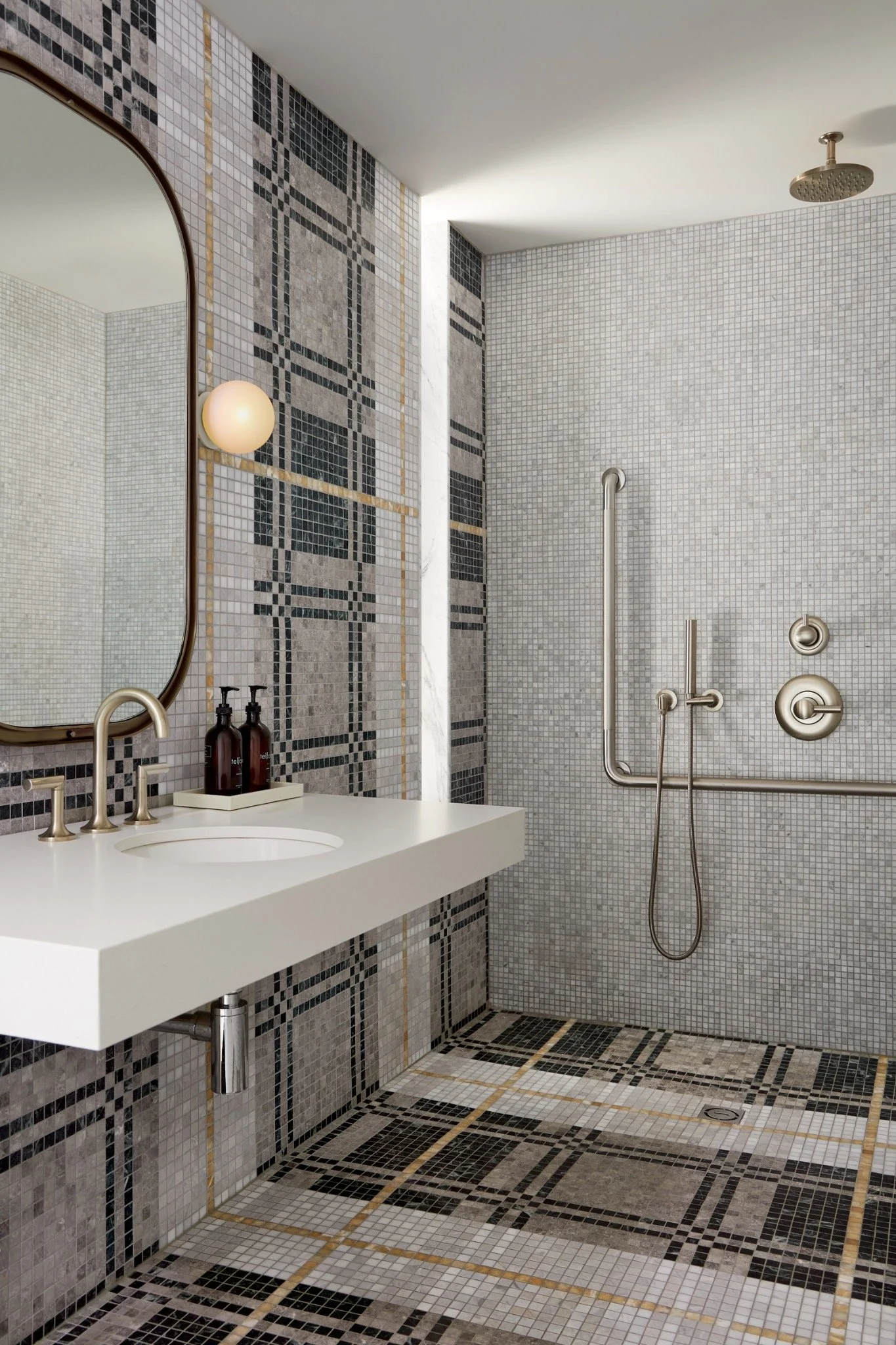 the-royal-hotel-picton-hotel-bathroom-design.jpg