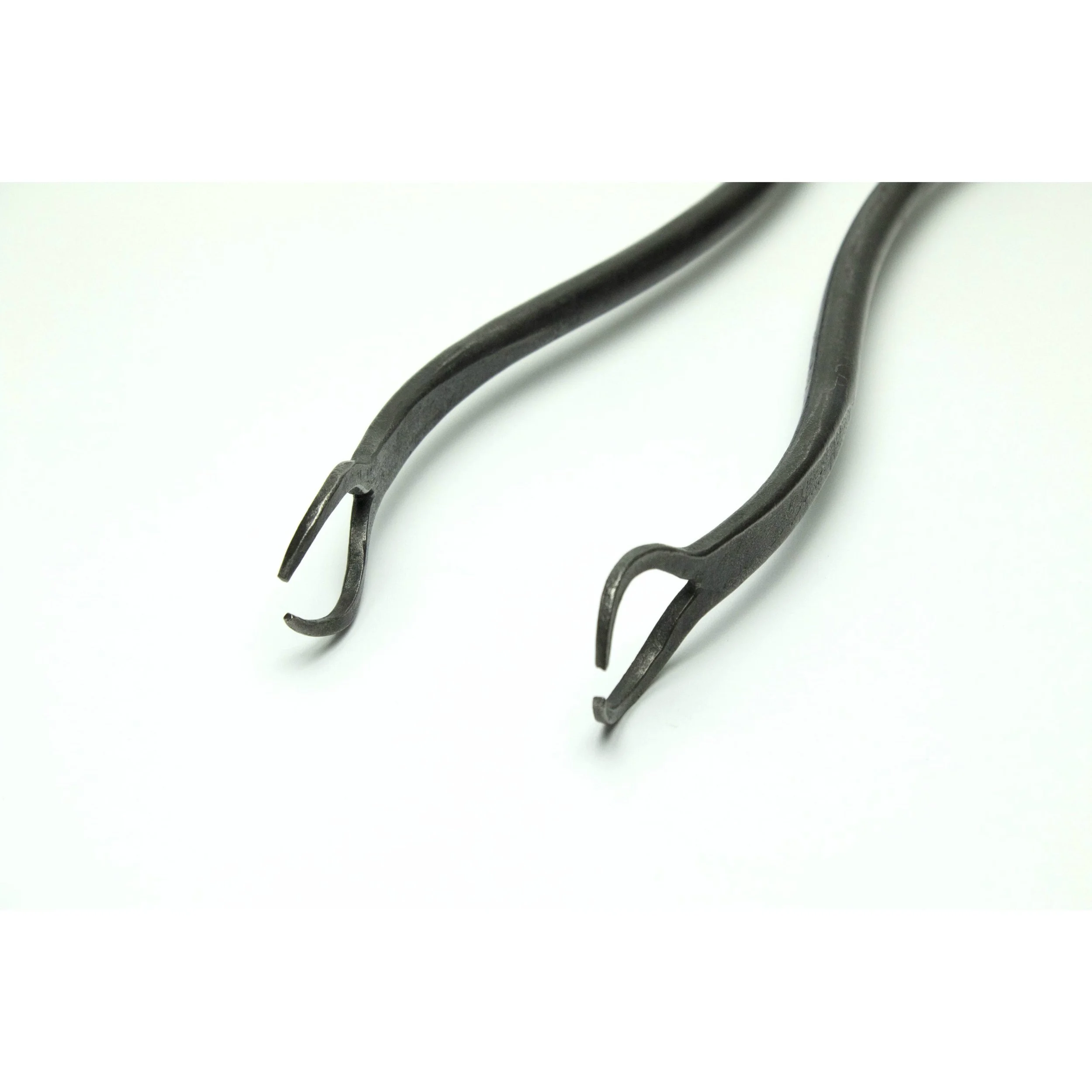 tongs white 3-min.jpg