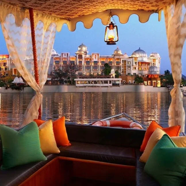 1081-Luxury-Holiday-Ideas-India+copy.jpg