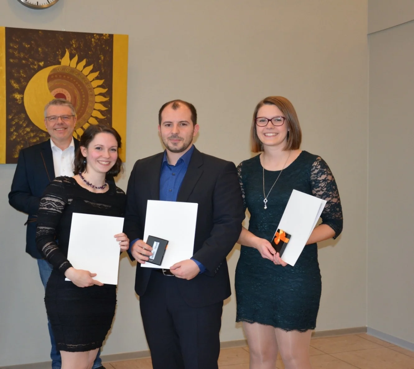 Von links nach rechts: Christina Gaspers, Dennis Kalim Khalil, Laura Brüggemann