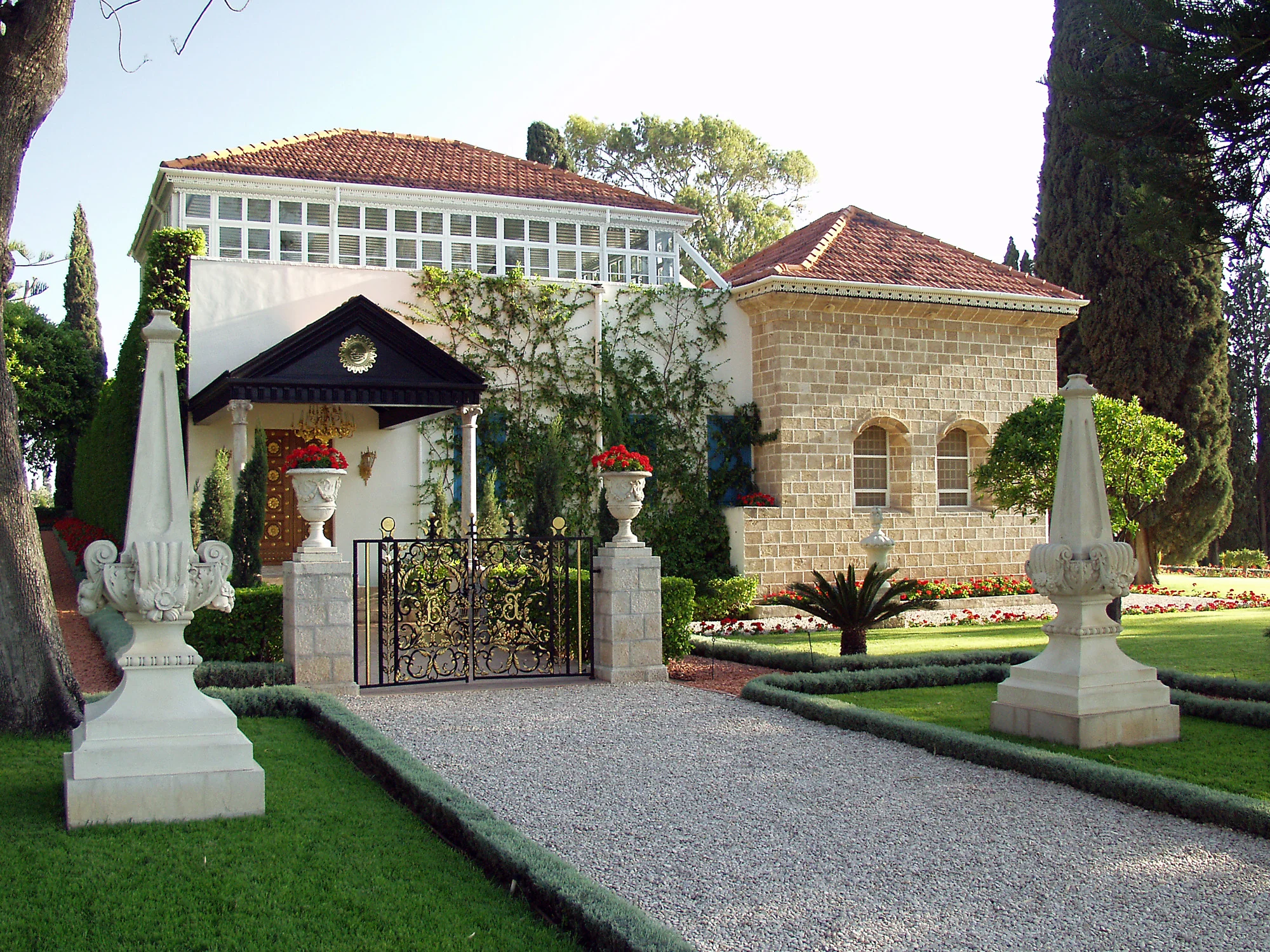 642_01_ShrineOfBahaullah.jpg