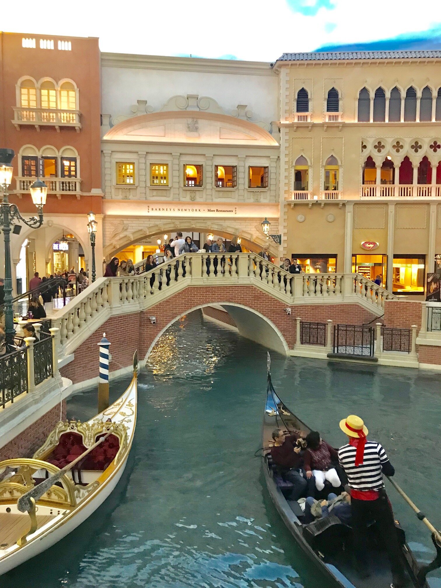 Las Vegas Travel Guide - Top things to do when in Las Vegas - Venetian Gondolas at the Venetian