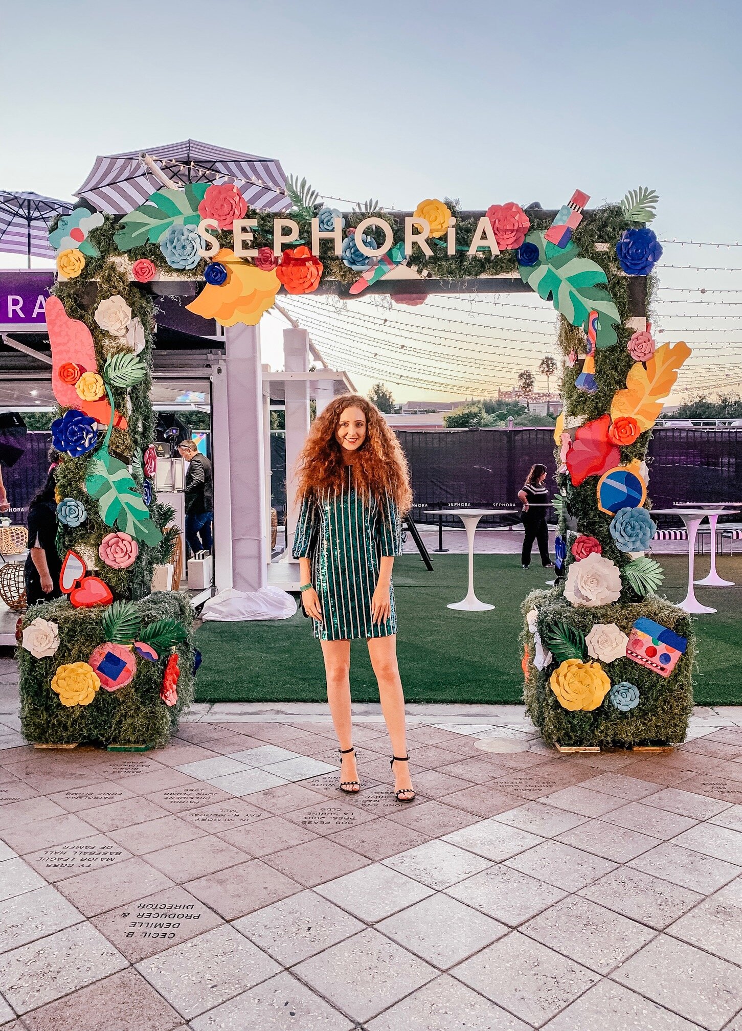 Quickly find out the BEST 10 Sephora Favorites holiday gift sets from the NEW 2022 Sephora Holiday Gift Sets range from a #SephoraSquad influencer. Sephora have just launched 2022 holiday gift sets