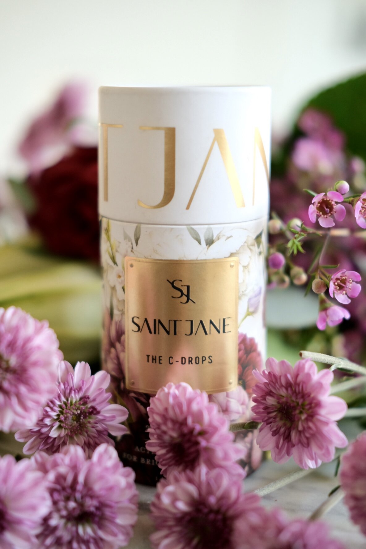 Saint Jane C Drops Review - Saint Jane Beauty is a luxury CBD beauty brand which I delve into in this Saint Jane Review. Saint Jane Beauty infuses every formula with carefully-curated, sustainably sourced botanicals and high concentrations of CBD. Sa