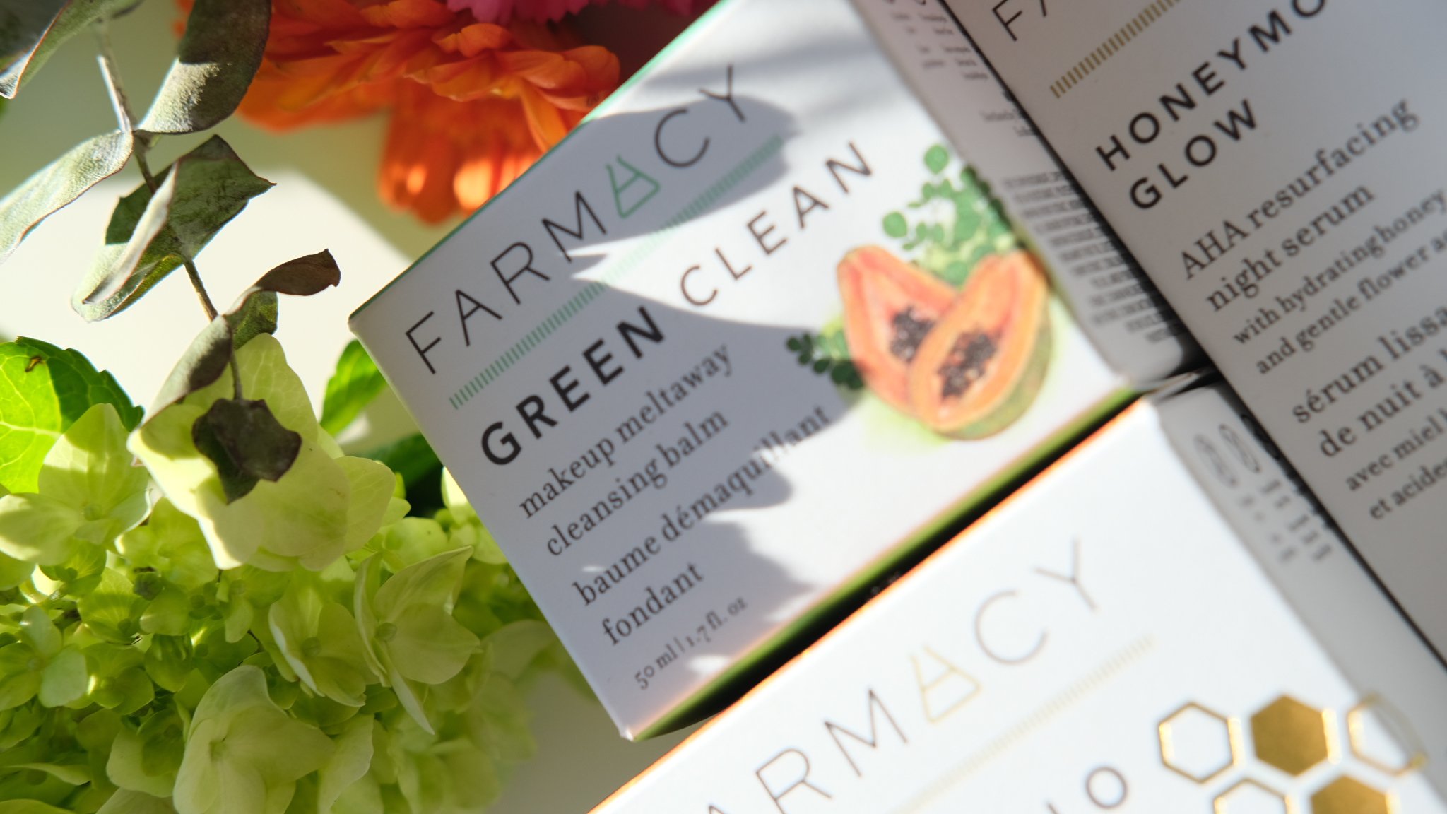 In this Farmacy beauty review, I have included:  A Farmacy green clean cleansing balm review  A Farmacy honeymoon glow review  A Farmacy daily greens moisturizer review  A Farmacy 10% Niacinamide night mask review  A Farmacy Honey Potion mask review
