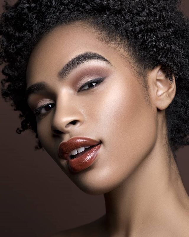#Model @kyler.garner 
#photographer @brielledgephotography 
#makeupbyme💄 #mua #makeupartist #skinisin #motd #beautyshoot #browneyes