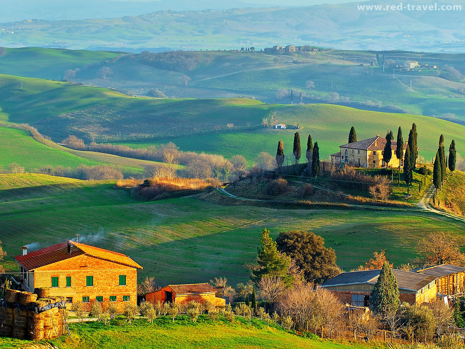 red_travel_609.jpg