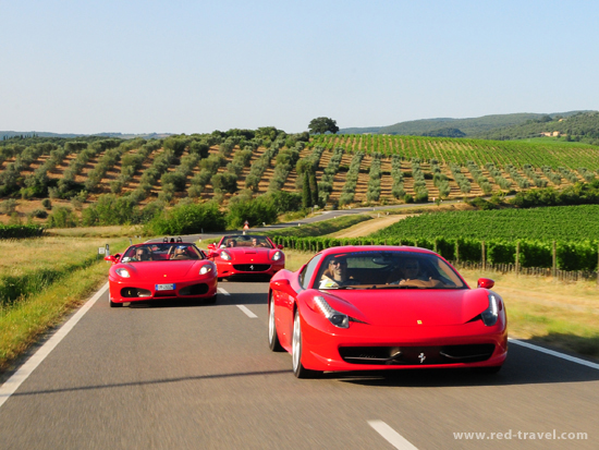 Red_Travel_Car_Portfolio_03.jpg