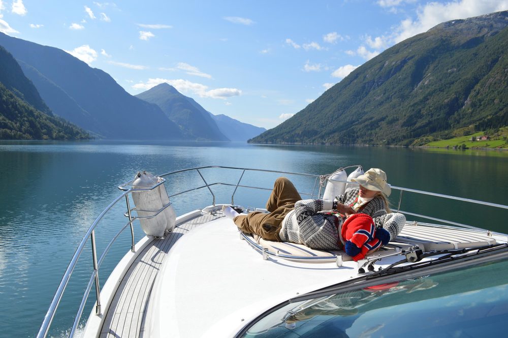 utoverfjorden.jpg