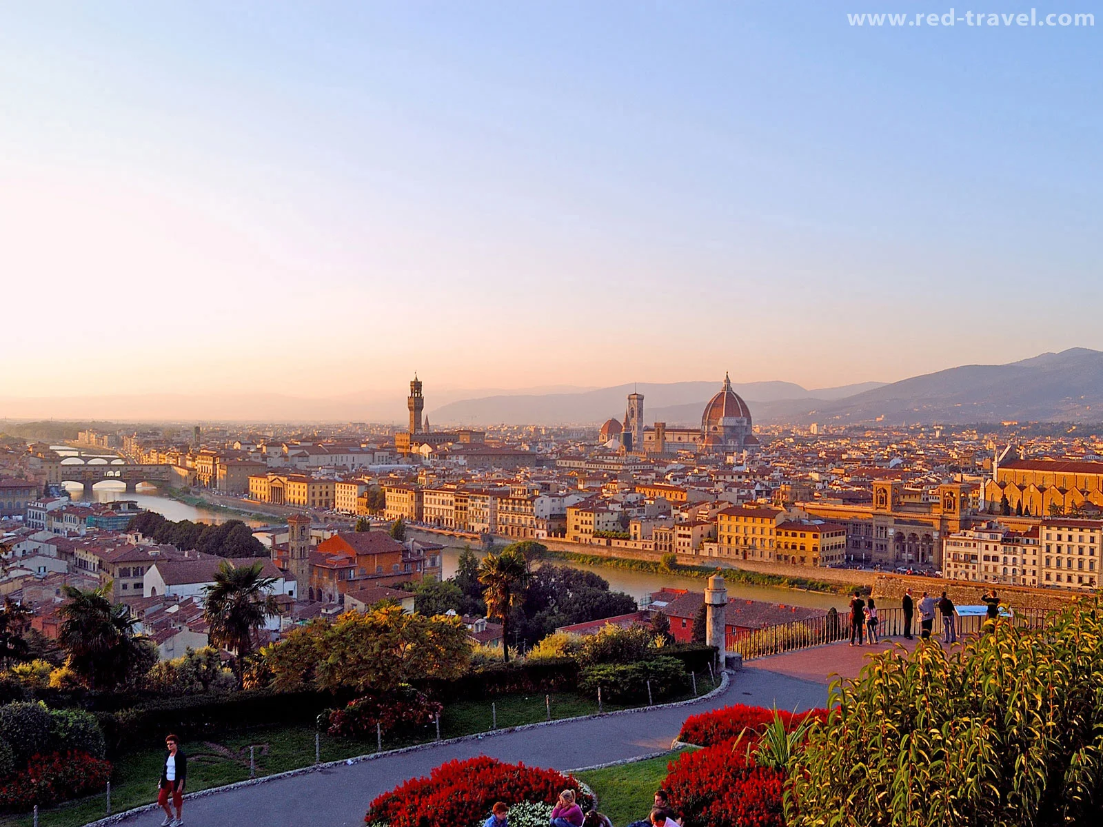 red_travel_586.jpg