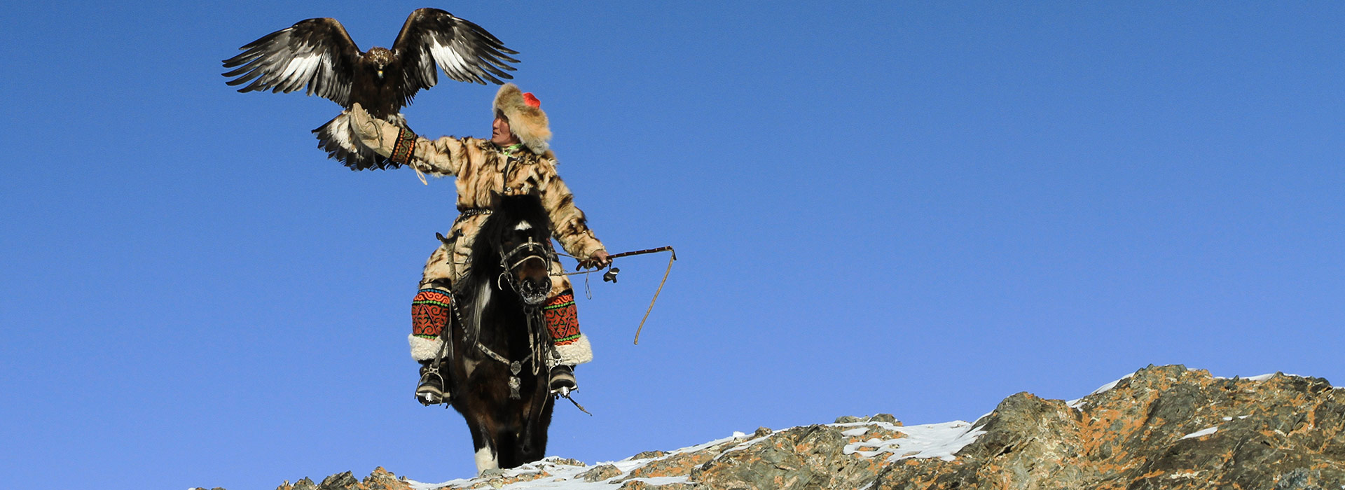 ready-to-hunt-eagle-hunter.jpg