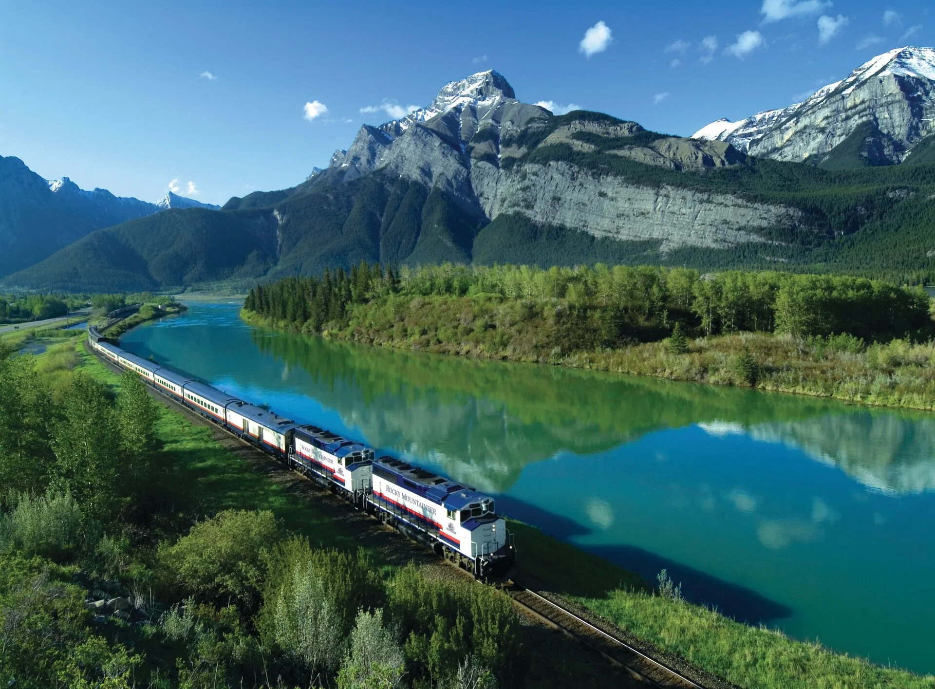 Large-The-Rocky-Mountaineer.jpg