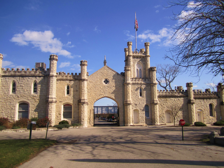 Theatrical NEAR DEATH EXPERIENCE Comes to Chicago's Rosehill Cemetery