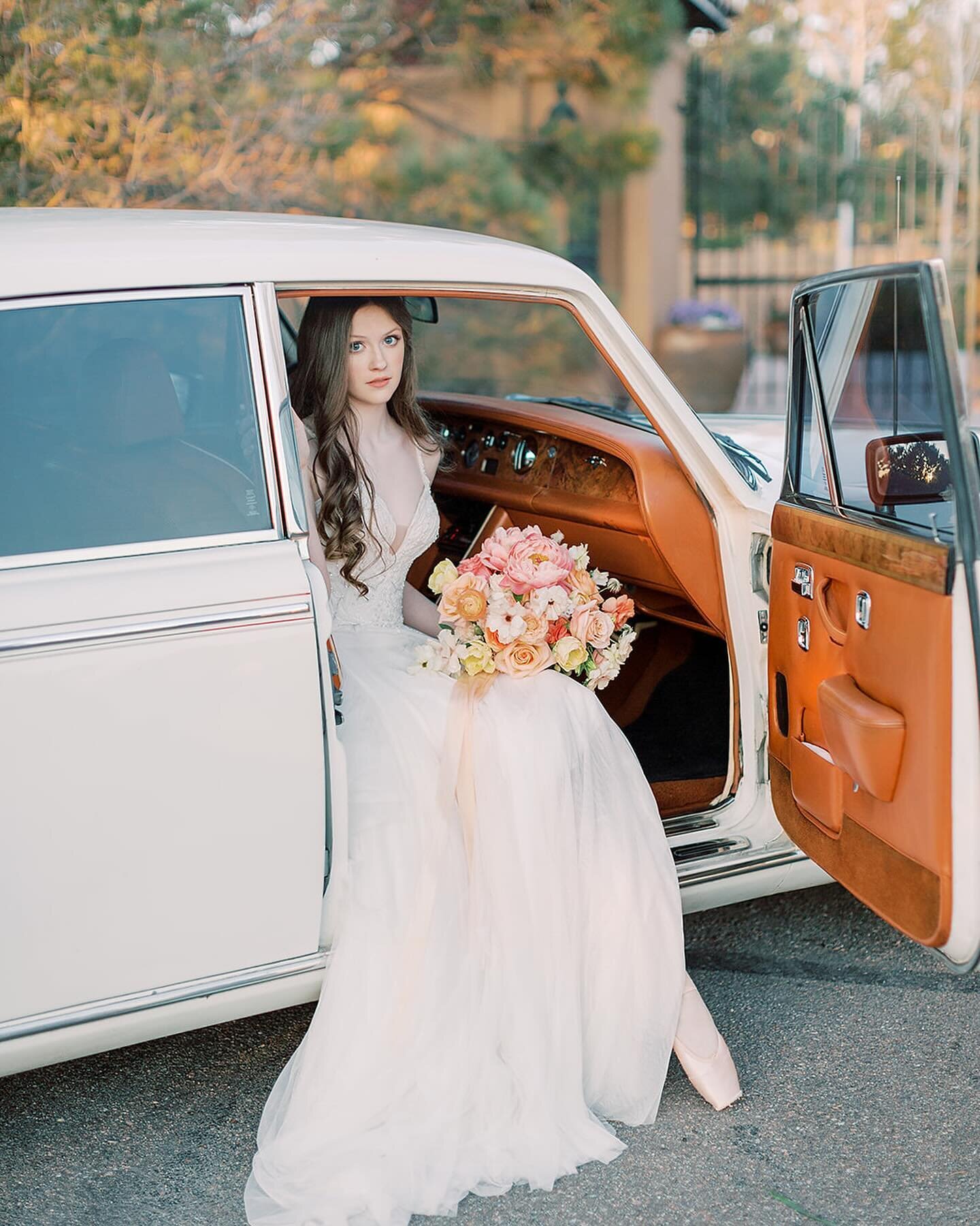 This is your sign to get the vintage getaway car and make time for a few portraits.🤍

Photo: @breewoollyphoto 
Venue: @villa_parker 
Florals: @flintandpearl 
Rolls: @boxcarslimo 
Dress: @thebridalcollection 
HMU: @kimjbeauty 
Ballerina: @graceful_gl