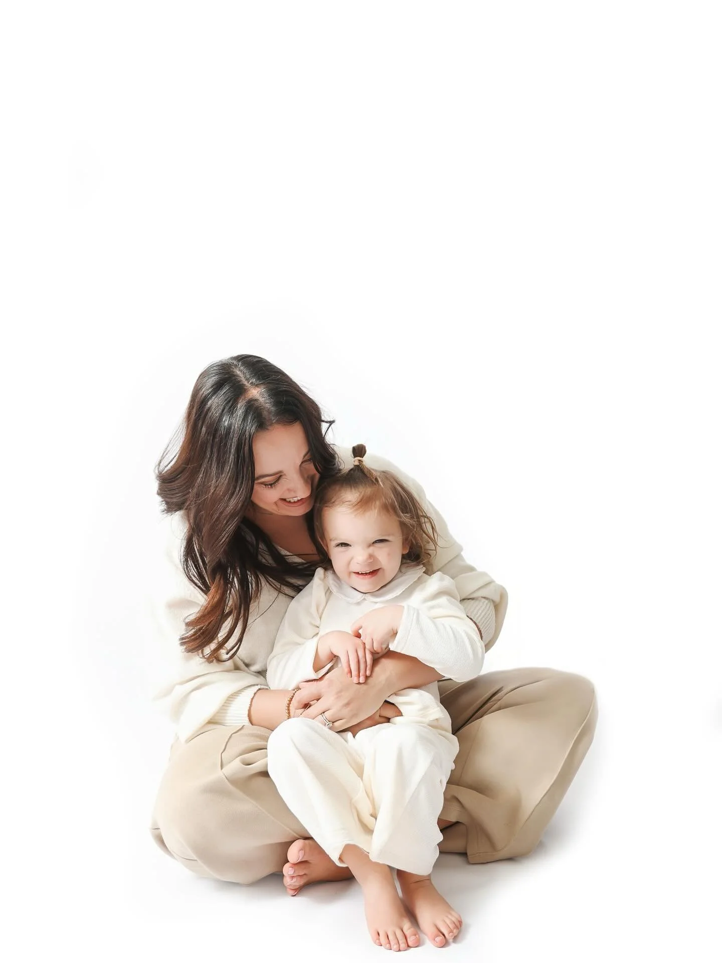 Sharing a few favorites from our mommy &amp; me photoshoot with the wonderful @cocnephotography 🤍

#mommyandme #motherhood #coloradomoms