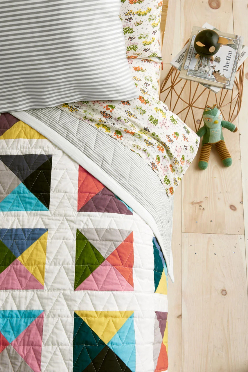 SP16_HH_45147_patchworkpuzzlepremiumquilt_multi_-151007_0315.jpg