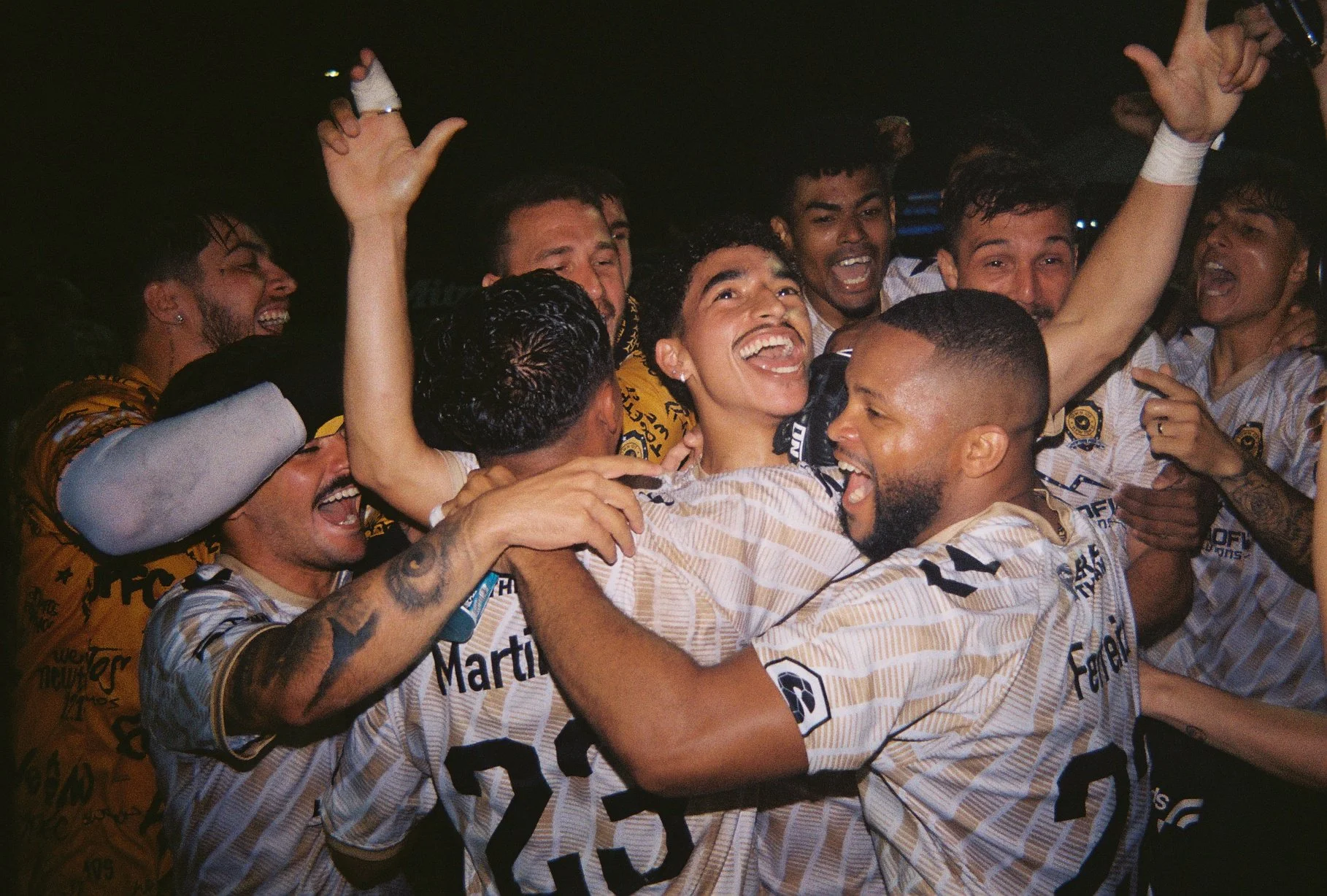 R1-00209-0009 (1).JPG