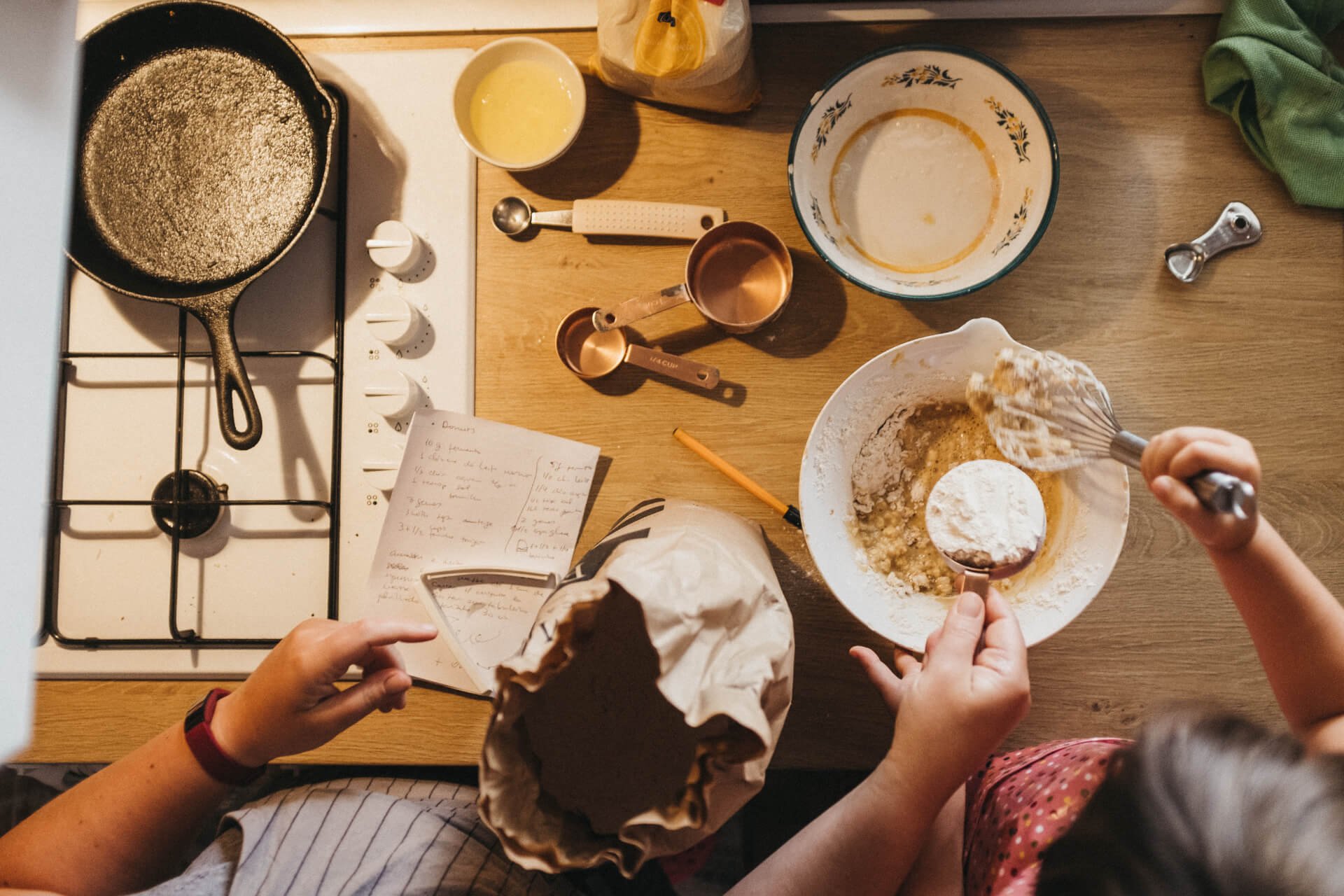 21-Aula-de-Cozinha-Privada-momento-preparação-bolo-marinar.jpg