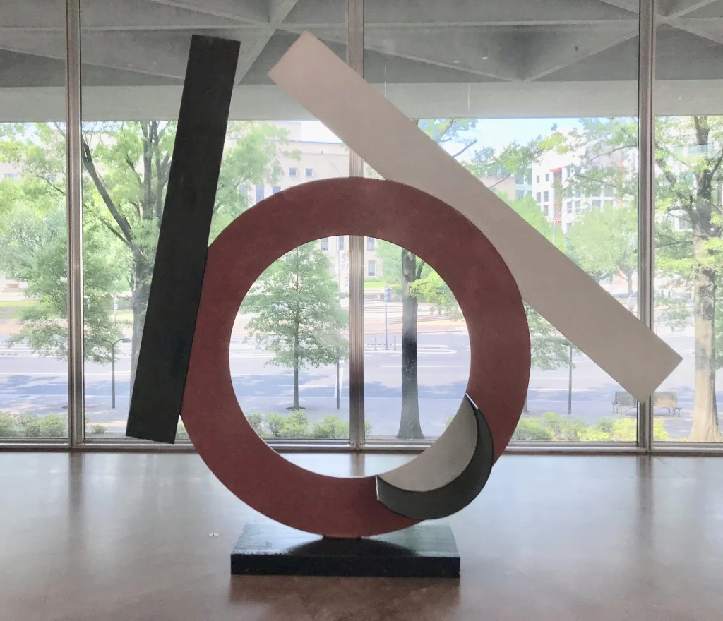 David Smith. Circle II . 1962. Painted steel, 105 1/2 x 110 11/16 x 23 5/8 in. (268 x 281.1 x 60 cm). National Gallery of Art, Washington, D.C. Ailsa Mellon Bruce Fund, 1977.60.2 © The Estate of David Smith. Photograph by Emily Lanza