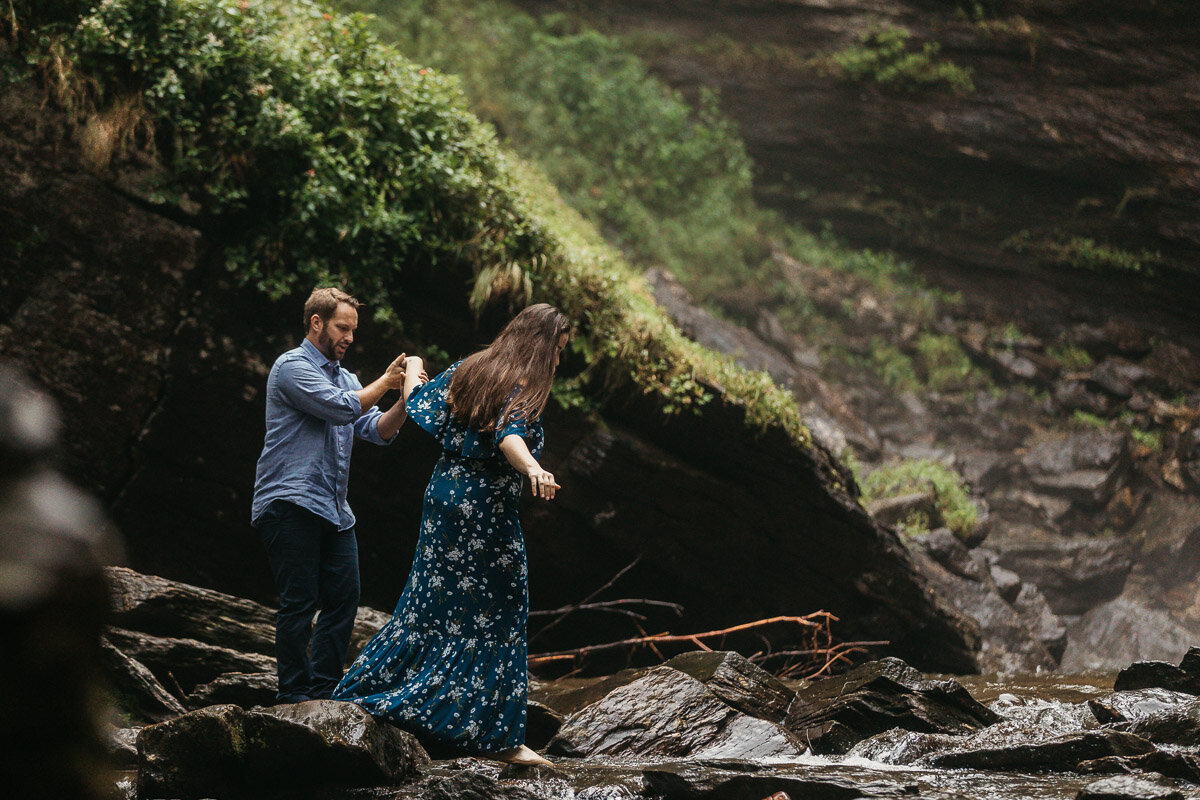 engagement-photographer-looking-glass-falls14.jpg