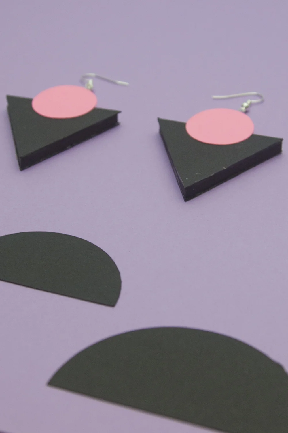 Tri.circle.black.pink.jpg