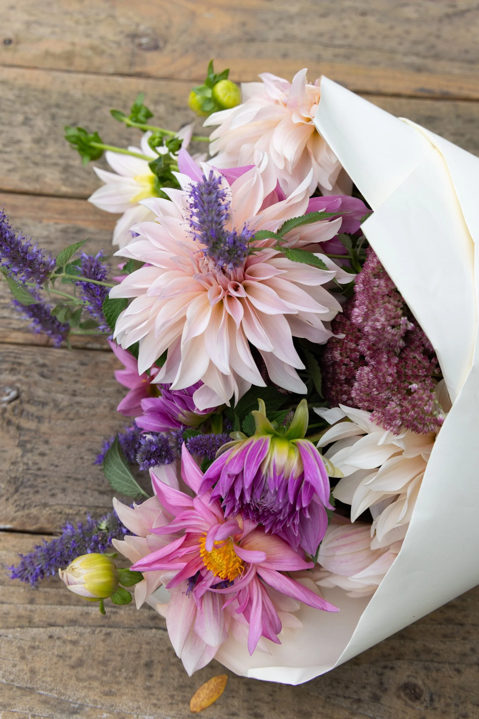 vertical-garden-grown-flower-bouquet.jpg