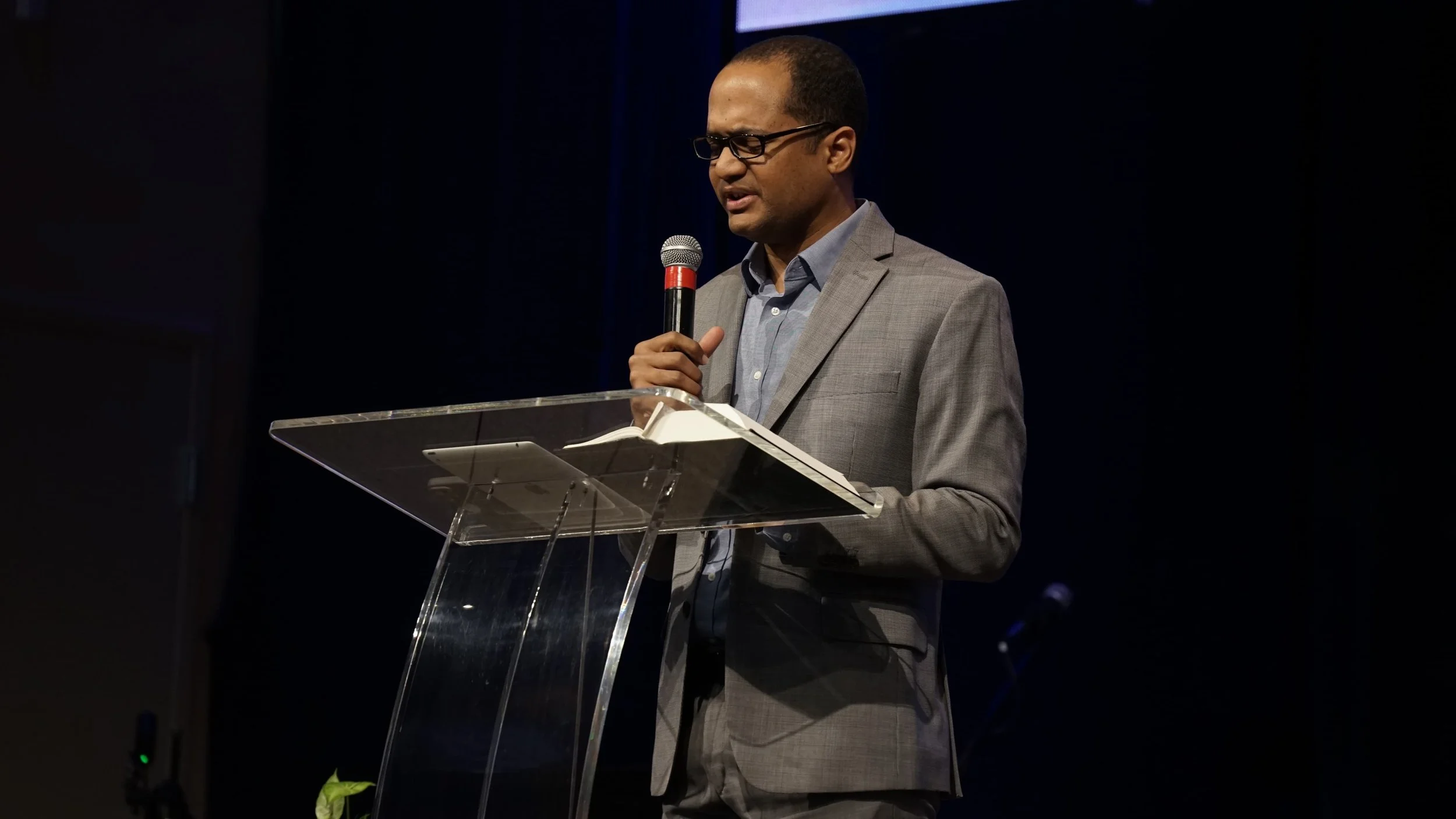 Letter to the Ephesians 4 | Pastor Jonatán Toledo