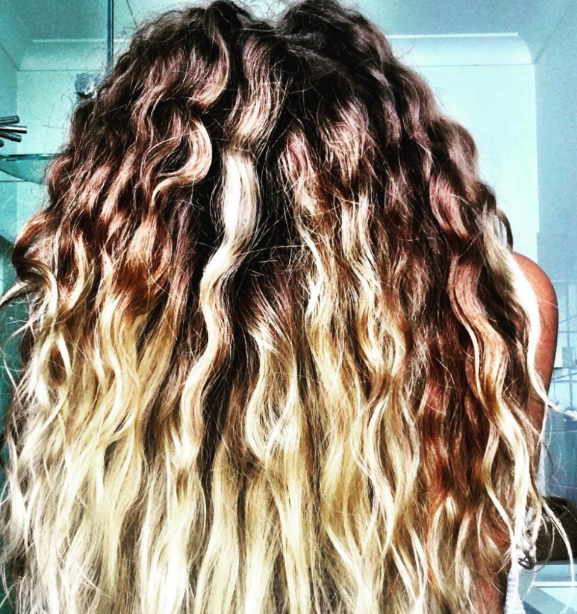 curly hair.png