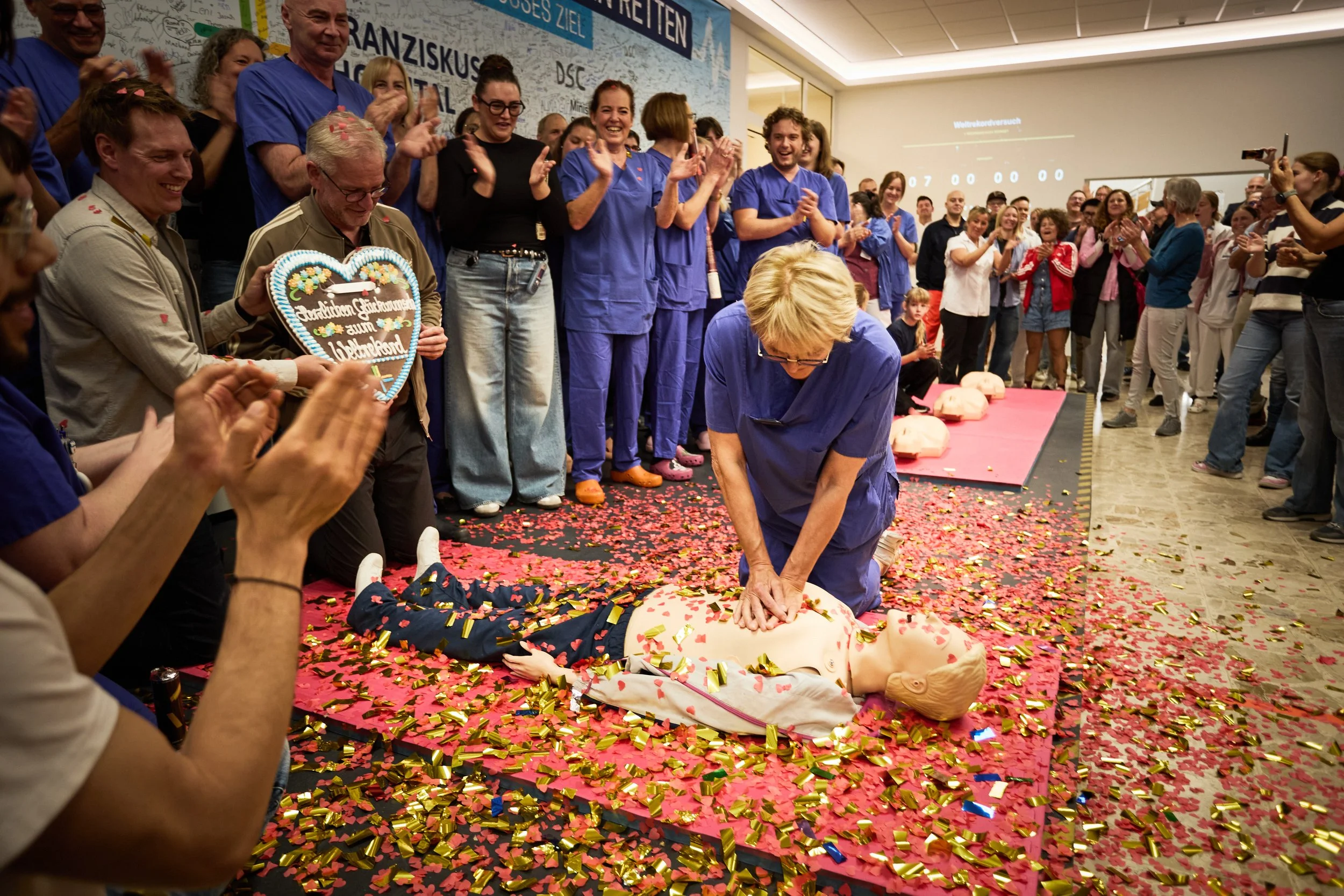 Weltrekord_im_Lebensretten_Franziskus_Hospital_Bileefeld__IV_4746-0040.jpg