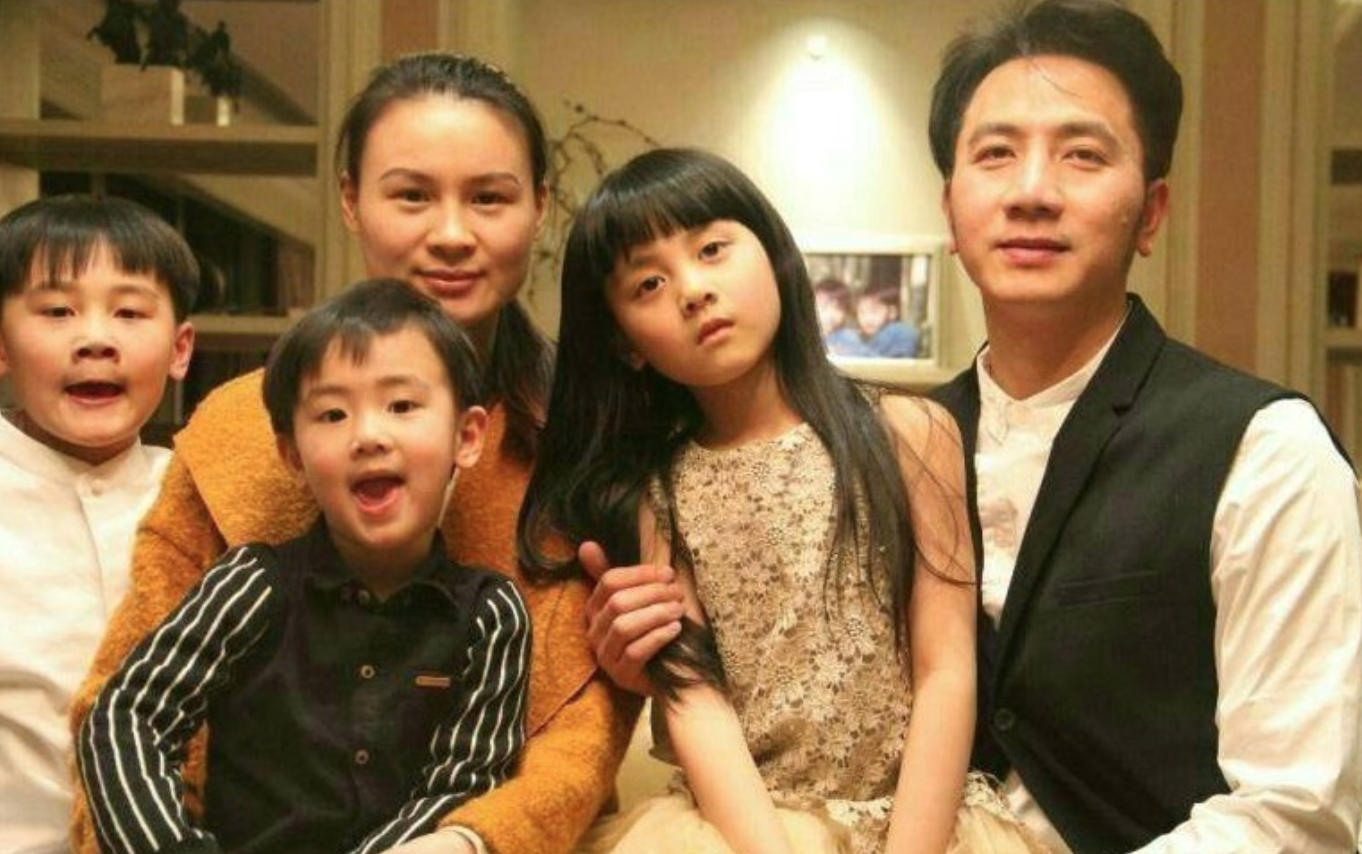 The family of Zhu Xiaozhen and Lin Shengbin (Source: The Medium)