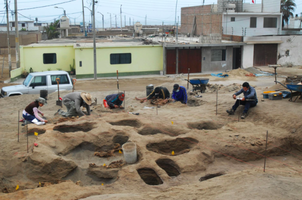 Archaeologists excavate the coastal lot where the ritual event took place more than 500 years ago (National Geographic) 