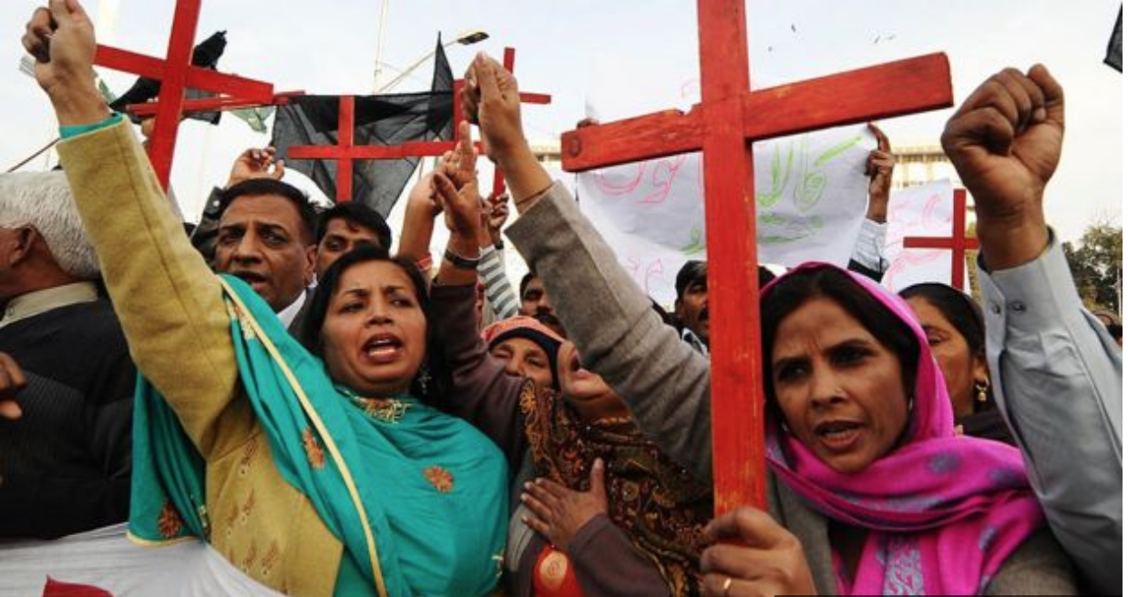 Pakistan’s Christian Democratic Alliance Protests for Asia Bibi’s release from prison. Photo: Arif Ali/Getty Images .