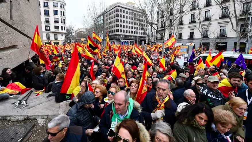 The protest was led by the newly-formed far-right party Vox, the center-right party Ciudadanos (citizens), and the conservative Popular Party (PP). Photo: AFP