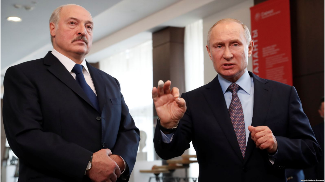 Belarusian President Alexander Lukashenko (left) with Russian President Vladimir Putin at talks between the two countries held at the Russian Black Sea resort of Sochi on Feb. 15, 2019. Photo: Sergei Chirikov/Reuters