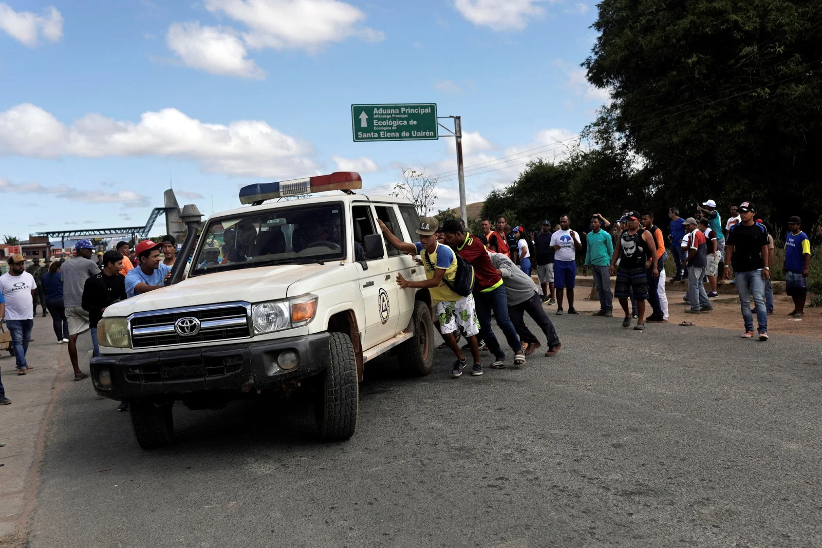 Ambulance at the border between Brazil and Venezuela. Photo: Ricardo Moraes/Reuters