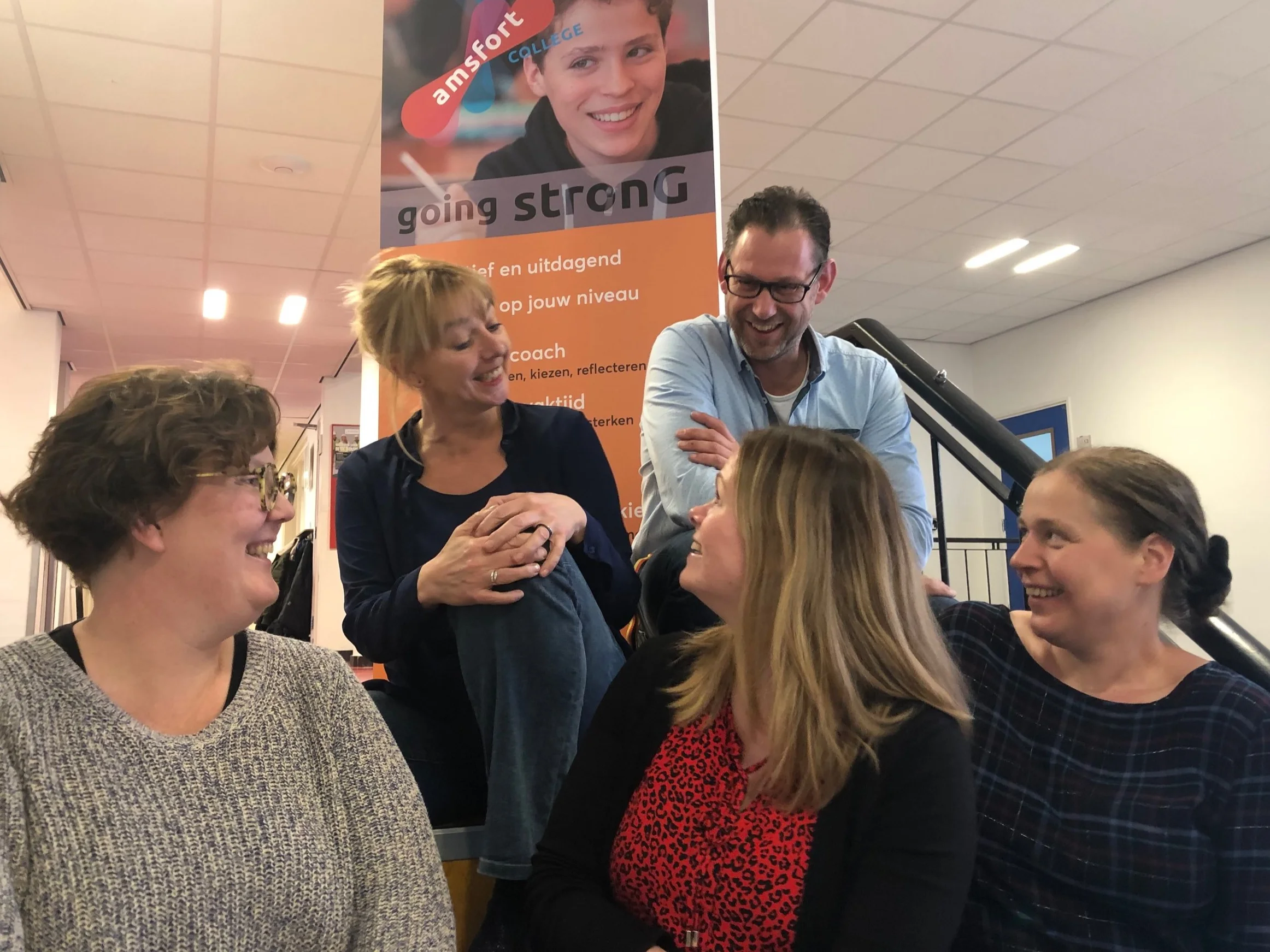 Boven: Ella en Adri. Onder v.l.n.r: Saskia, Annemarie en Marieke.