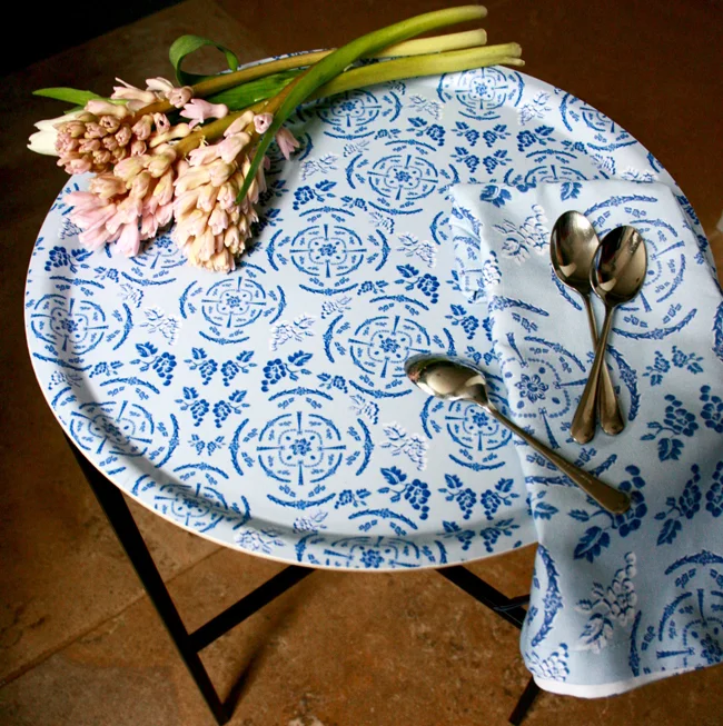 Adams-round-tray-on-stand.jpg