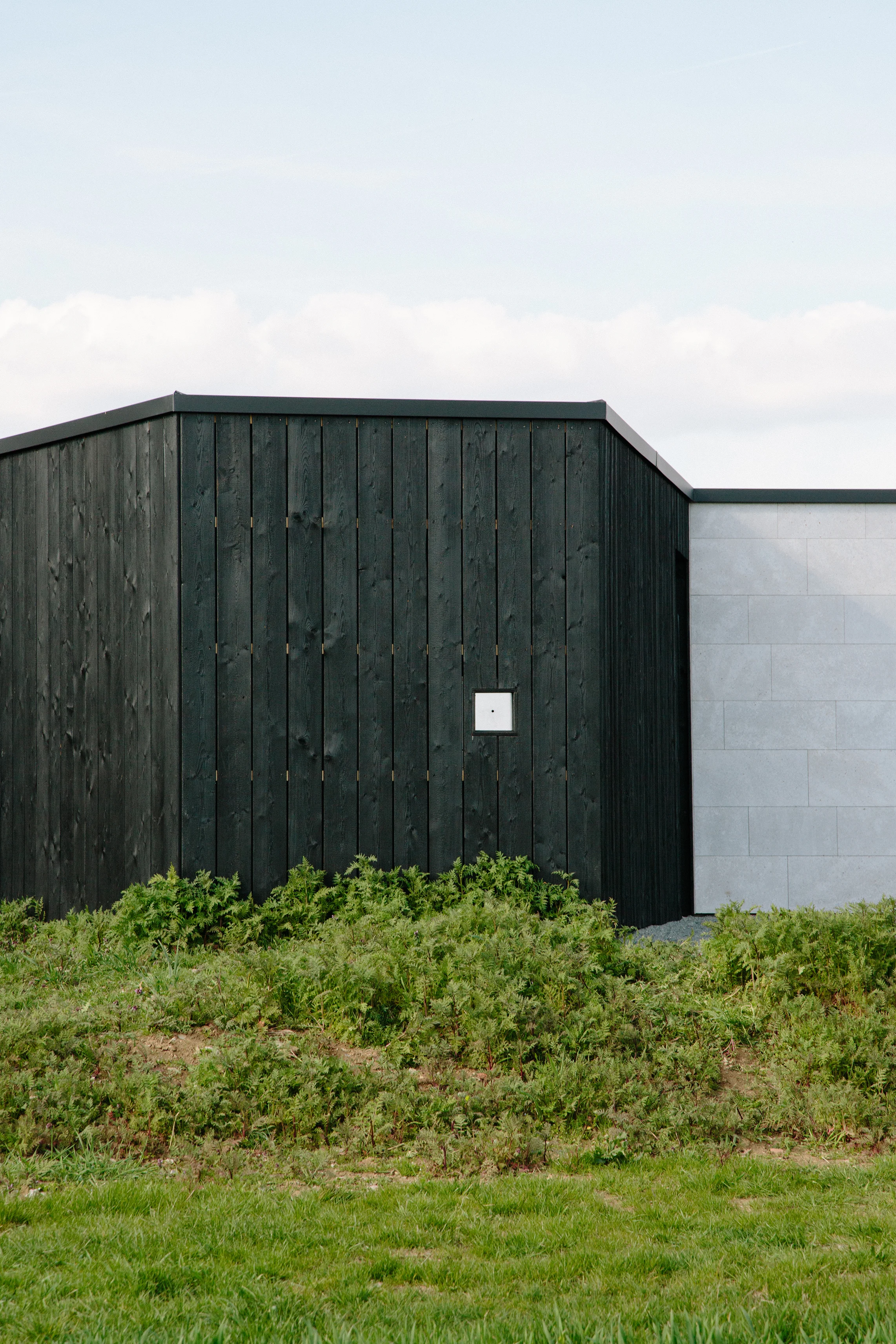   Licht, lautlos  Sculpture 2019  “Licht, lautlos” ist eine begehbare Skulptur, die zugleich als Camera Obscura funktioniert   