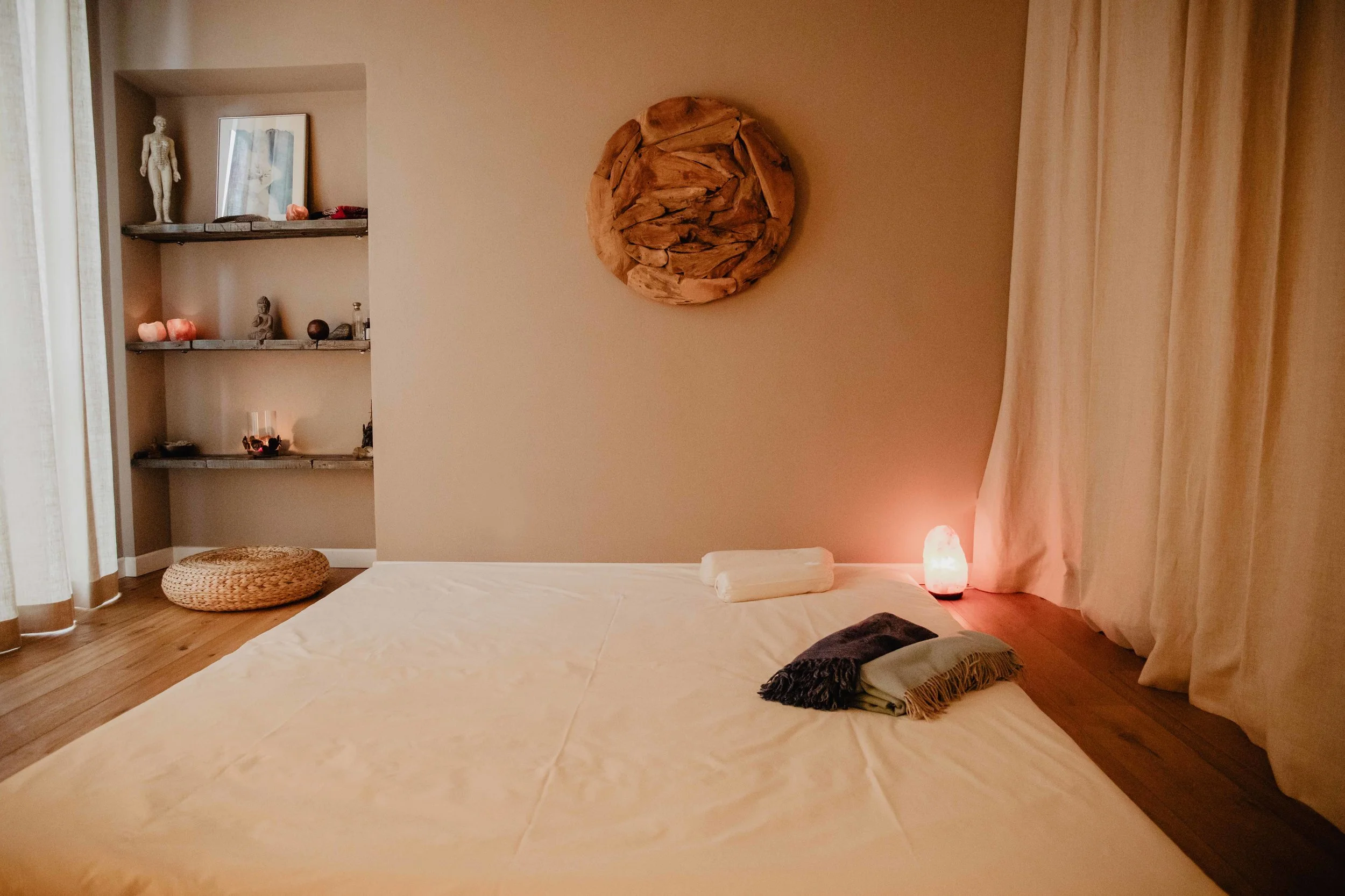 Shiatsu_-_STUDIO-12_LQ.jpg