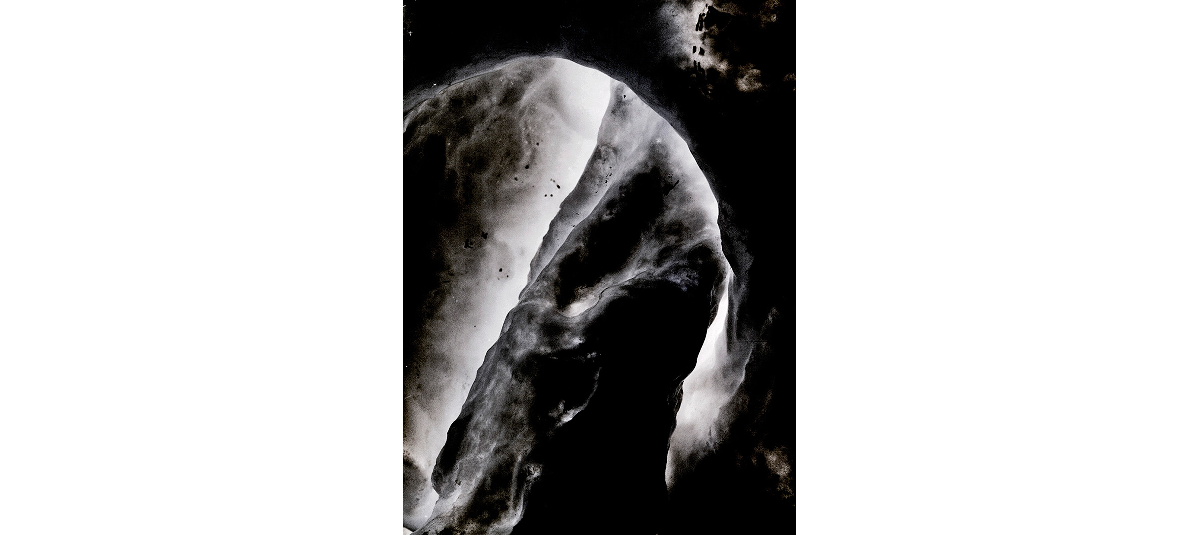   X 23  Untitled N°4, 2014/2015 Tirage gélatino argentique, 144 x 104 cm |&nbsp;Gelatin silver print, 56,69 x 40,94 inches  2/4 