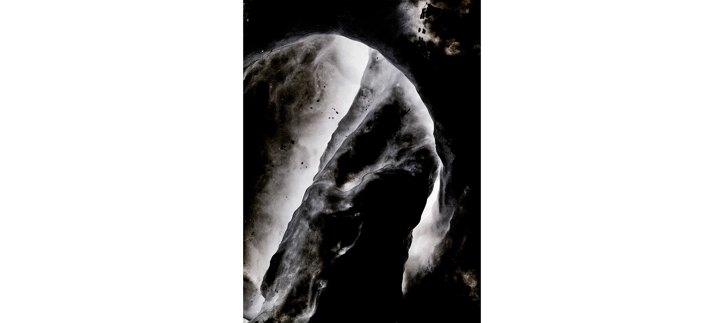 X 23 Untitled N°4, 2014/2015 Tirage gélatino argentique, 144 x 104 cm | Gelatin silver print, 56,69 x 40,94 inches 2/4