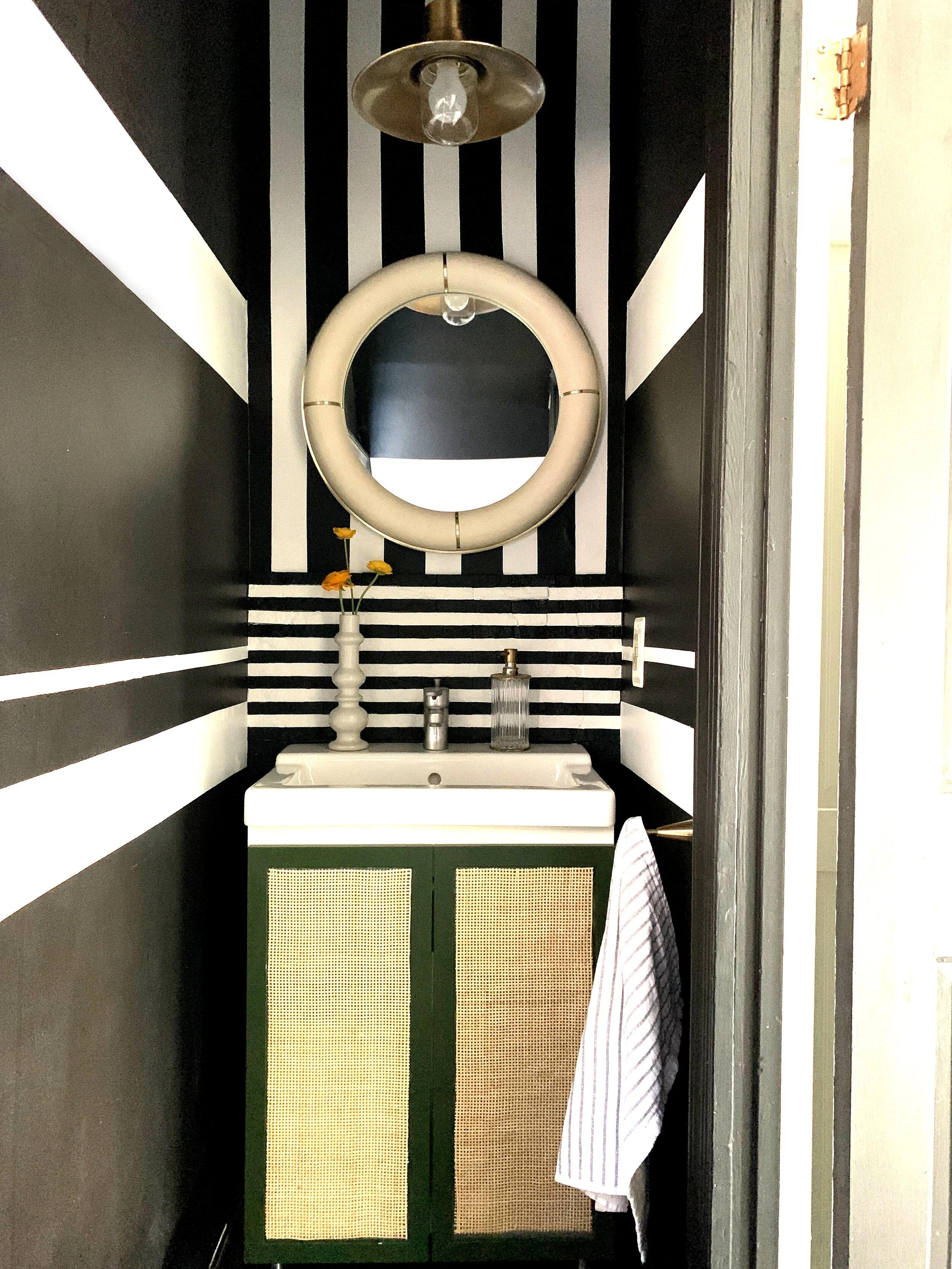 Powder Room 1.jpg
