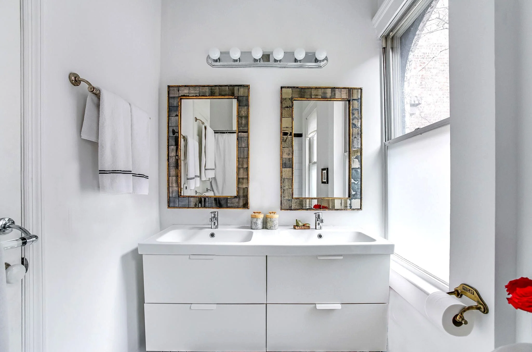 Bathroom 1.jpg