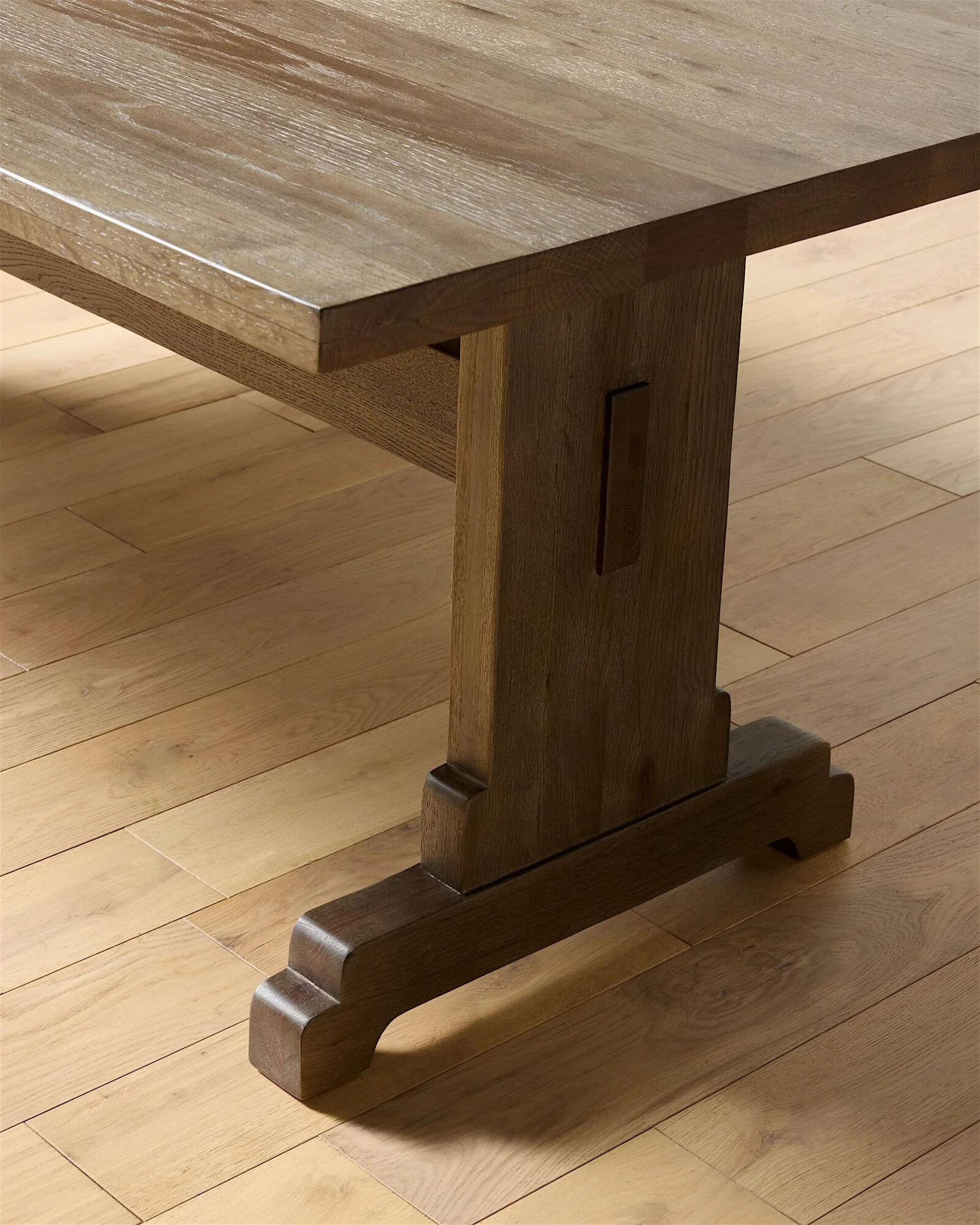 JPGTest-Yorkshire_Dining_Table_Antique_Brown_Oak_YORS070100A800803626_166_converted.jpg