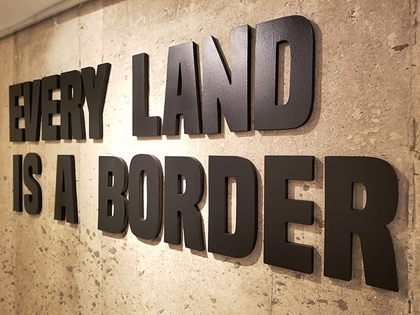   LESTER RODRÍGUEZ,   EVERY LAND IS A BORDER,  2016. WOOD AND PAINT, 25 X 200 CM. 